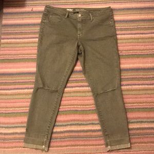 Green Mid-rise Jegging